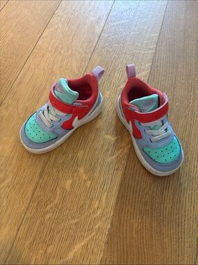 Nike toddler Low-Top Sneakers Court Borough in Cobalt Bliss Track Red